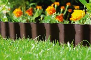 Garden metal borders