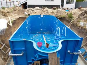 What and how can you make a pool at your dacha with your own hands?