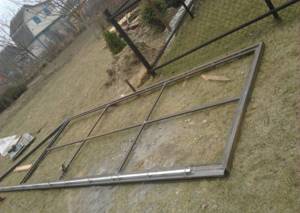 Making a sliding gate frame