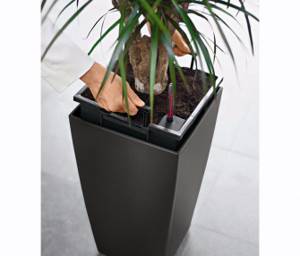 Planters with automatic watering (pot, system)