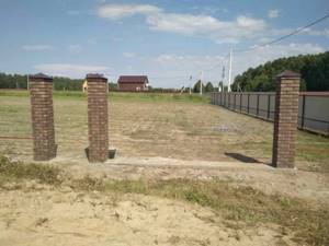 Brick fence posts