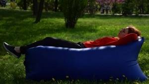 Inflatable blue hammock LAMZAC for outdoor recreation