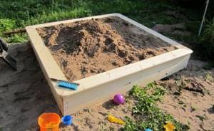 Песочница – это важный игровой периметр, который развивает у детей чувство фантазии