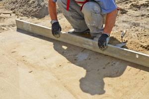 Preparing a site intended for paving with paving slabs