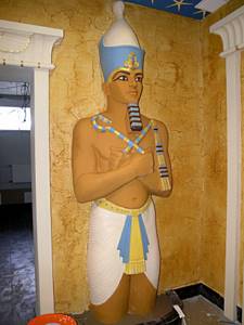 Pharaoh sculpture