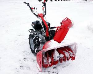 Снегоочиститель для мотоблока Салют рекомендуется использовать на ровных поверхностях