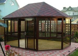 Closed gazebo