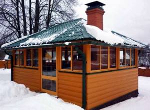 Зимний теплый домик с мангалом